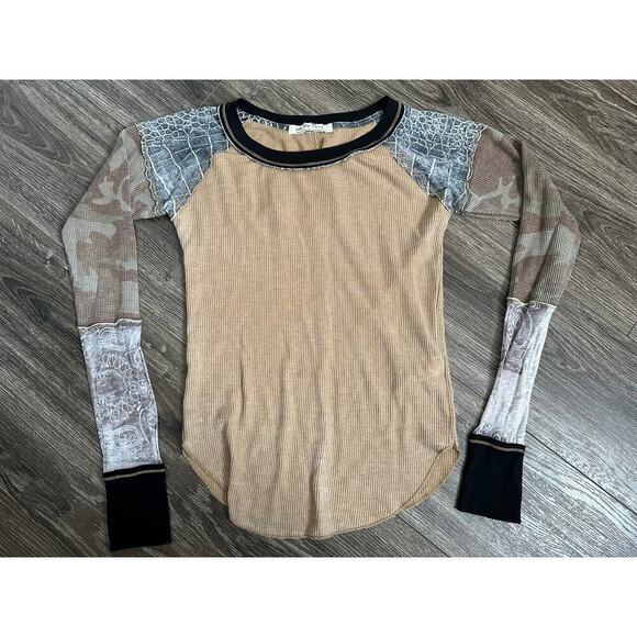 We the Free Camo Thermal Waffle Knit Top Sz Small Patchwork Boho - Picture 1 of 9